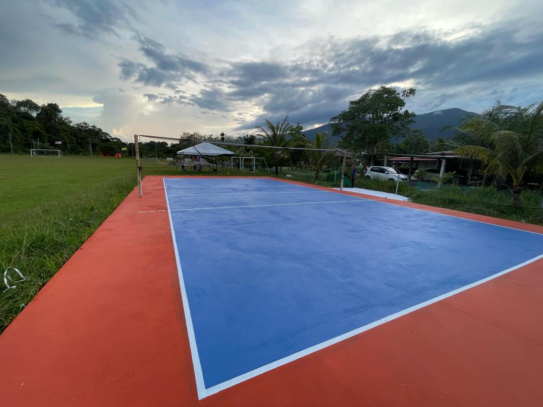 Menaik taraf padang bola tampar